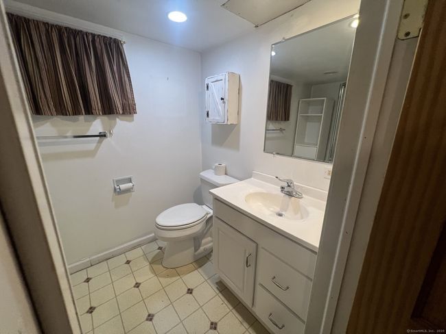 39 Geer Ave, House other with 3 bedrooms, 2 bathrooms and 4 parking in Norwich CT | Image 20
