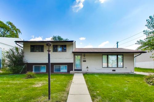 655 Thornwood Dr, Buffalo Grove, IL, 60089-3398 | Card Image