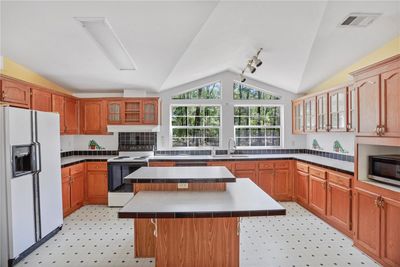 Kitchen | Image 2