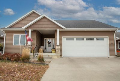 1303 Meadow View Ln, House other with 5 bedrooms, 2 bathrooms and null parking in Waverly IA | Image 1