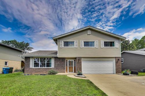 1912 Camp Mcdonald Rd, Mount Prospect, IL, 60056-1726 | Card Image