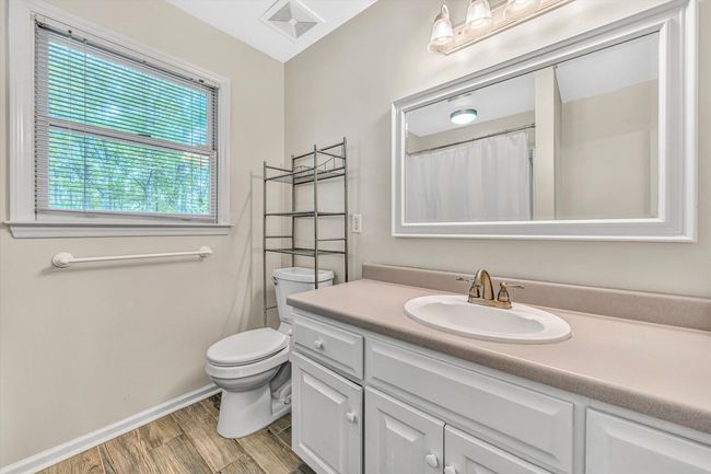 Hall Bathroom-_58_Dove | Image 33