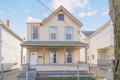 Front of property with covered porch | Image 1