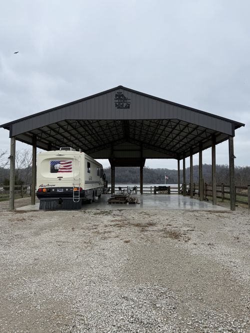 2571 Hardin Bottom River Rd, Clifton, TN, 38425-1519 | Card Image