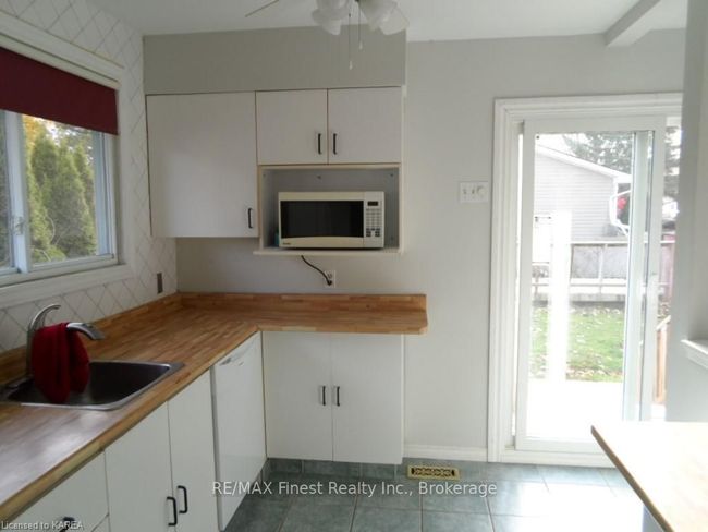 694 Aylmer Cres, House other with 3 bedrooms, 2 bathrooms and 2 parking in Kingston ON | Image 13