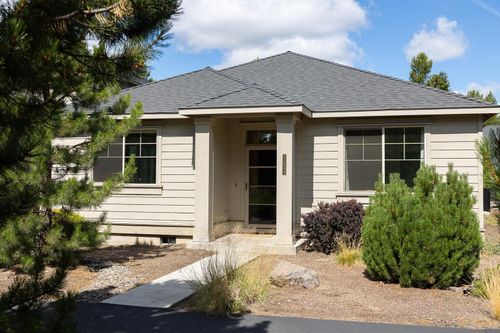 51844 Hollinshead Pl, La Pine, OR, 97739-9931 | Card Image