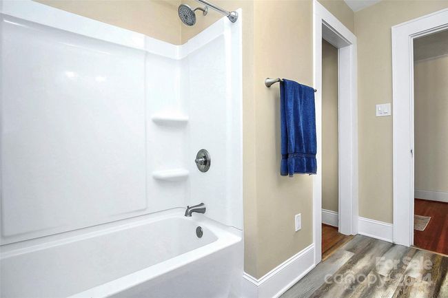 Primary bathroom w/ tub | Image 19