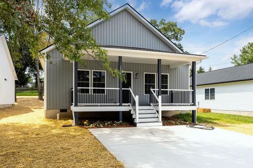 1522 2nd St, Waynesboro, VA, 22980-3132 | Card Image