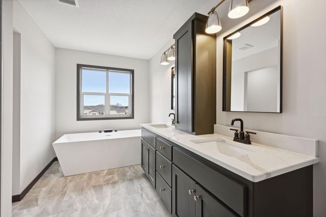 Freestanding Tub | Image 18