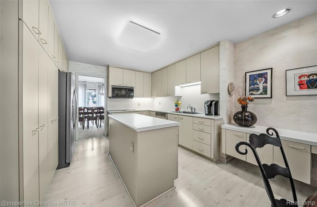 Kitchen | Image 8