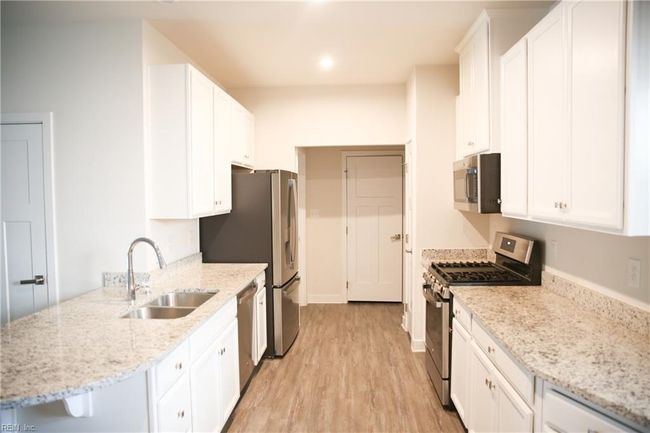 233 Kenny Ln, House attached with 3 bedrooms, 3 bathrooms and null parking in Smithfield VA | Image 4