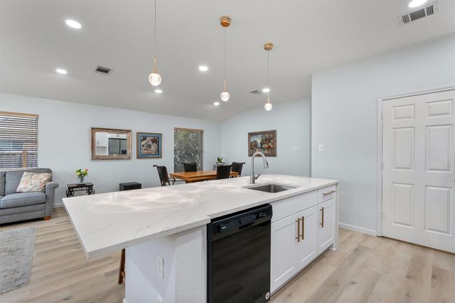 914 Flanagan Dr, House other with 4 bedrooms, 2 bathrooms and 4 parking in Leander TX | Image 13