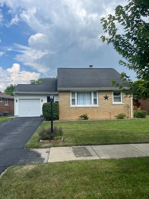1620 S 5th Ave, Kankakee, IL, 60901-4830 | Card Image