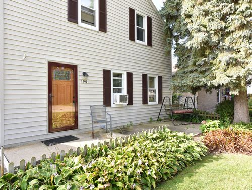 1605 Richard Ave, Mount Pleasant, WI, 53403-3841 | Card Image