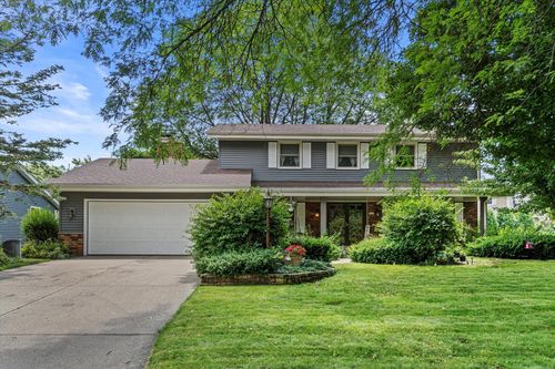 7027 Horizon Dr, Greendale, WI, 53129-2740 | Card Image