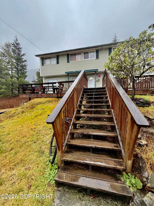 apt-8-3250 Denali Ave, Ketchikan, AK, 99901-5679 | Card Image