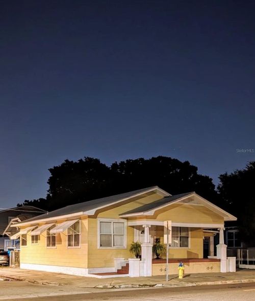 1520 E 21st Ave, TAMPA, FL, 33605-1836 | Card Image