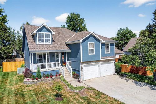 115 Ne Red Bridge Ct, Blue Springs, MO, 64014-1710 | Card Image