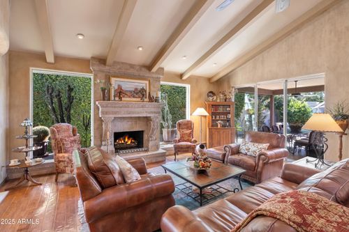 7333 E Sierra Vista Dr, Scottsdale, AZ, 85250-4525 | Card Image