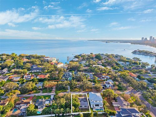 218 Catalan Blvd Ne, ST PETERSBURG, FL, 33704-3846 | Card Image