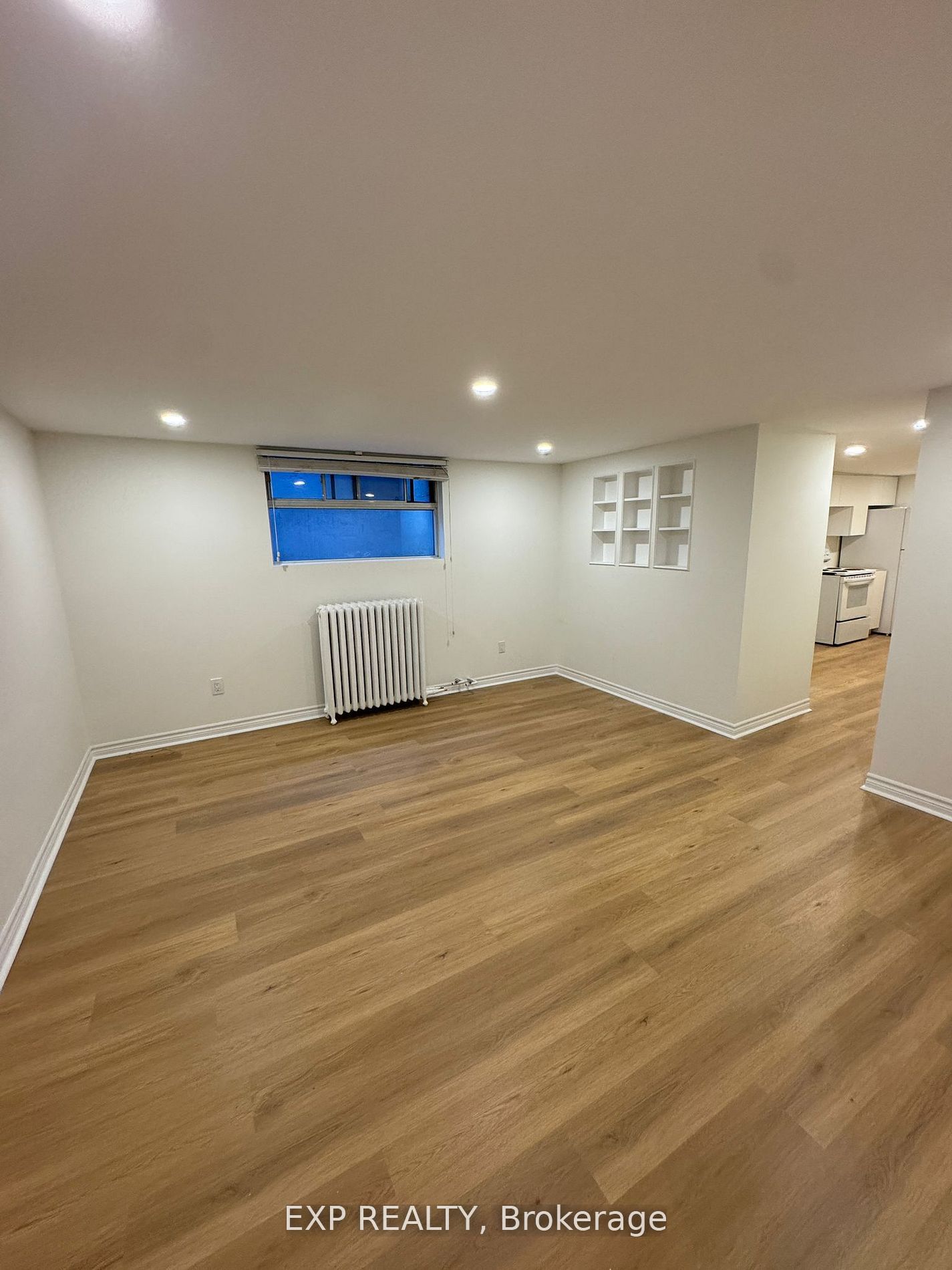 Residential Lease in Toronto W02 4