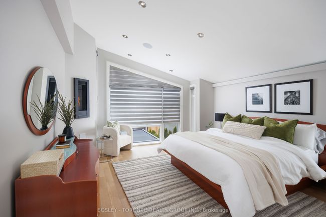 242 Sutherland Dr, House other with 6 bedrooms, 6 bathrooms and 2 parking in East York ON | Image 24