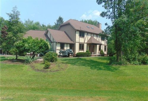38555 Rogers Road, Willoughby Hills, OH, 44094 | Card Image