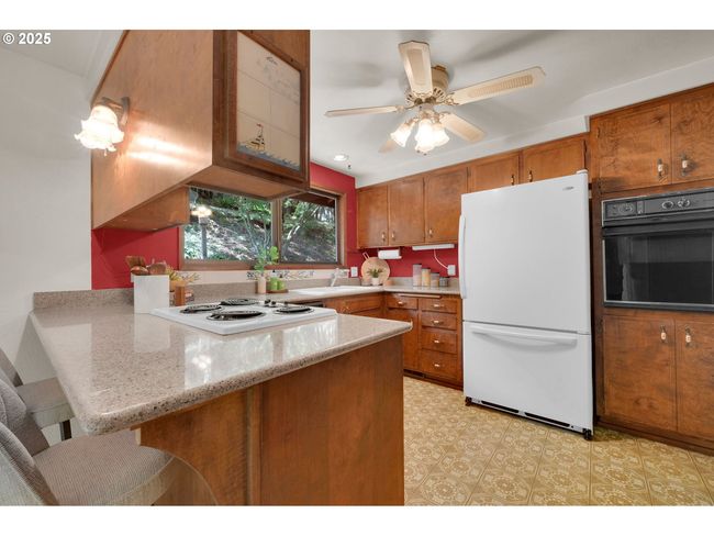 1770 W 28 Th Ave, House other with 3 bedrooms, 2 bathrooms and 2 parking in Eugene OR | Image 13