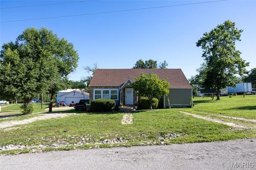 339 First St 1st St, Summersville, MO, 65571-9243 | Card Image