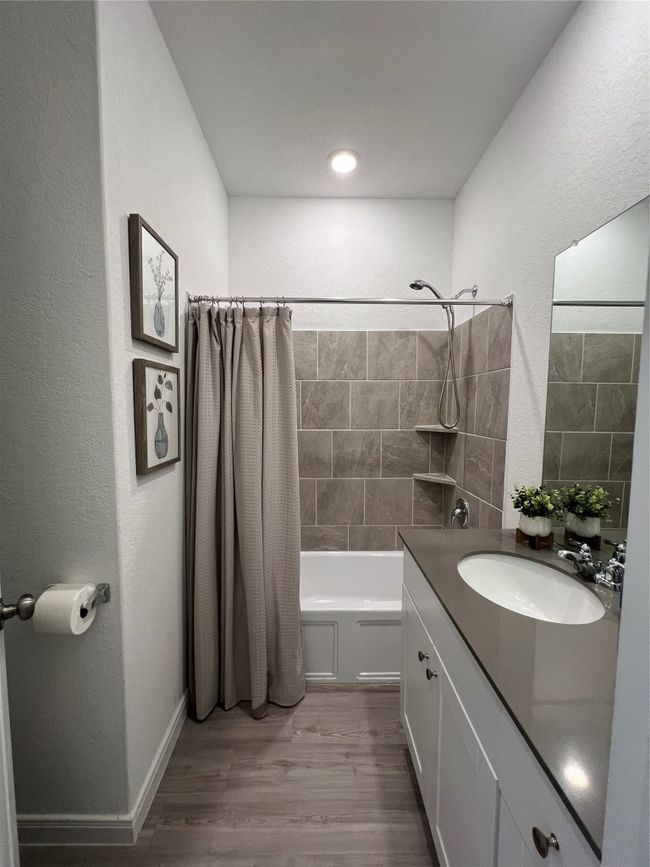9138 Honey Mesquite, House other with 3 bedrooms, 2 bathrooms and 4 parking in Seguin TX | Image 13