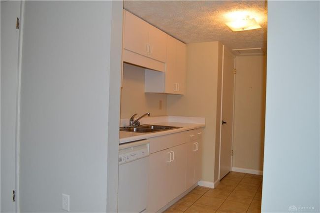 1215 Robbins Run Ct, Townhouse with 2 bedrooms, 2 bathrooms and null parking in Washingtn Twp OH | Image 8