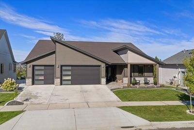 4714 W Lowell Ave, Home with 6 bedrooms, 3 bathrooms and null parking in Spokane WA | Image 2