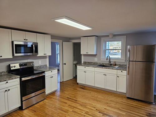18 Pearl St, Keene, NH, 03431-3574 | Card Image