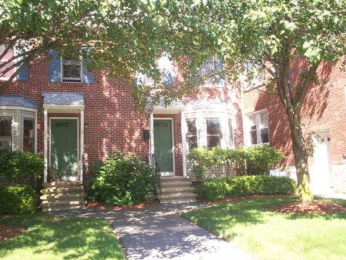 33-33 Lenglen Rd, Newton, MA, 02458-1420 | Card Image