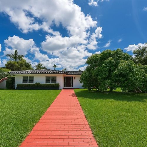 201 Calle Grande Dr, Hollywood, FL, 33021-7030 | Card Image