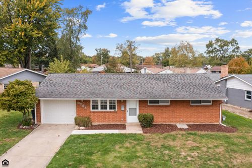 6784 Greenbush Dr, Reynoldsburg, OH, 43068-2911 | Card Image