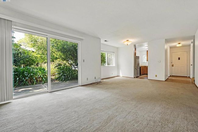 127 Temescal Cir, Townhouse with 2 bedrooms, 2 bathrooms and null parking in Emeryville CA | Image 7