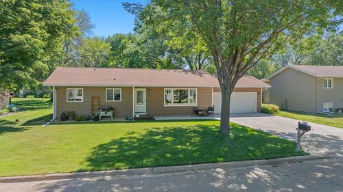 901 Columbine Dr, Marshall, MN, 56258-2408 | Card Image