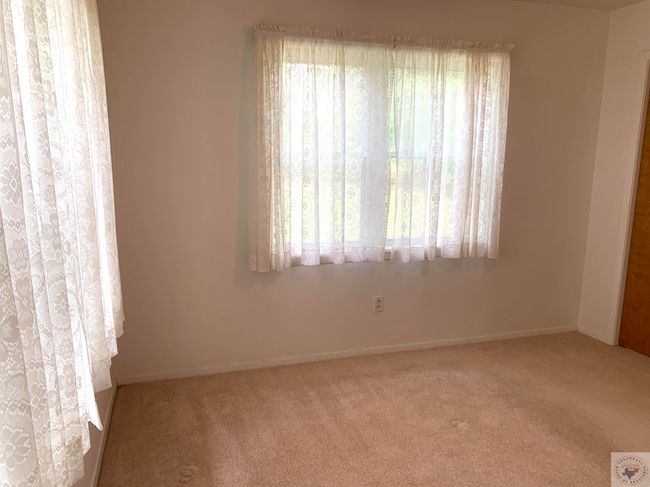 318 W Cypress St, House other with 3 bedrooms, 2 bathrooms and null parking in Bloomburg TX | Image 15
