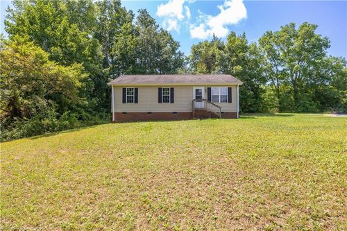 353 Hill St, Winston-Salem, NC, 27107-8895 | Card Image