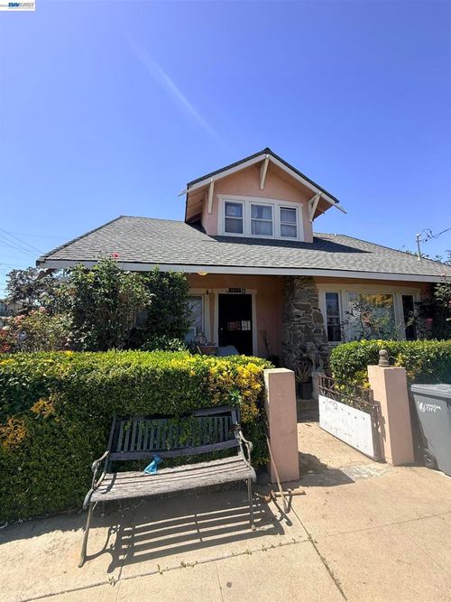 1017 I St, Union City, CA, 94587-3449 | Card Image
