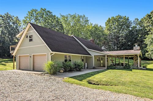33 2nd St, Plainwell, MI, 49080-9550 | Card Image