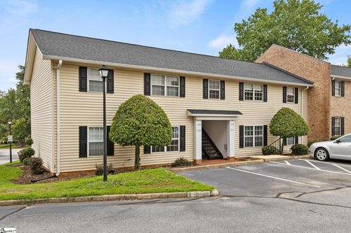 925 Cleveland St, Greenville, SC, 29601-4574 | Card Image