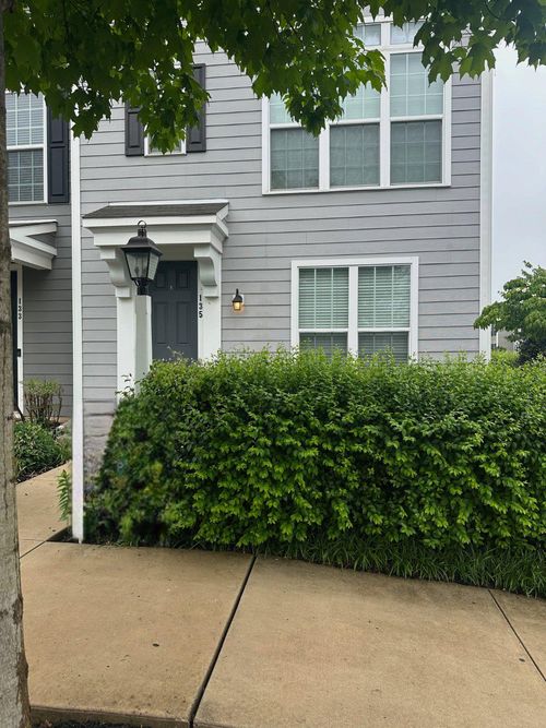 135 Pickering Ln, MECHANICSBURG, PA, 17050-4129 | Card Image