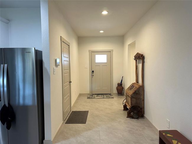 Front Entrance Hallway | Image 22