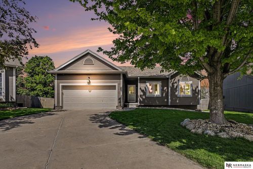 17908 Karen Cir, Omaha, NE, 68135-3643 | Card Image