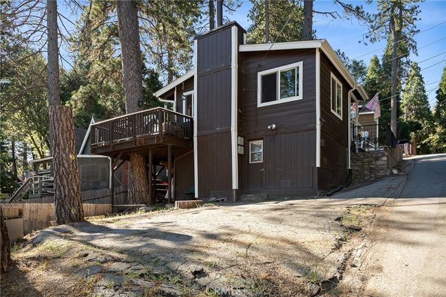 22864 Alder Ln, House other with 1 bedrooms, 2 bathrooms and 4 parking in Crestline CA | Image 4