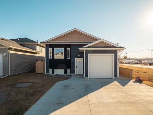 306 11b St, Nobleford, AB, T0L1S0 | Card Image