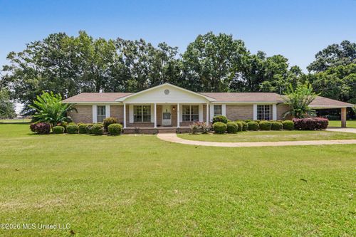 203 Church St, Lucedale, MS, 39452-6412 | Card Image