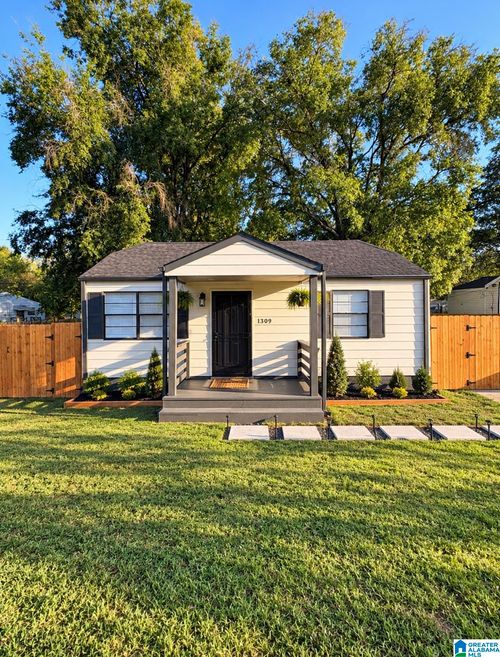 1309 Woodward Rd, MIDFIELD, AL, 35228-1723 | Card Image